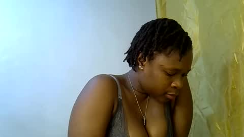 holy_ebony online show from June 5, 2026, 11:43 pm
