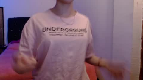 Juli online show from April 20, 2026, 4:04 am