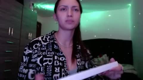 Snapshot of holy_julii chatting on June 11, 2026, 4:43 am holy_julii online show from June 11, 2026, 4:43 am