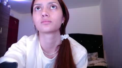 Snapshot of holy_julii chatting on June 20, 2026, 3:31 am holy_julii online show from June 20, 2026, 3:31 am