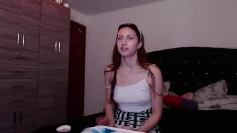 Snapshot of holy_julii chatting on June 25, 2026, 5:12 am holy_julii online show from June 25, 2026, 5:12 am