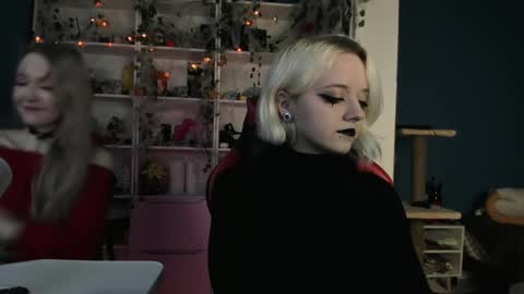 holy_mistresss online show from October 31, 2025, 10:49 am