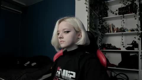 holy_mistresss online show from November 11, 2025, 9:09 am