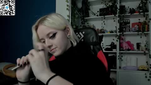 holy_mistresss online show from December 2, 2025, 10:20 am