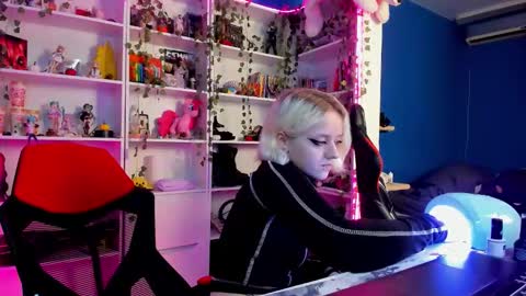 Rumi online show from December 5, 2025, 10:35 am