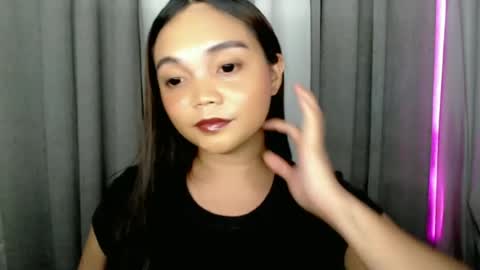 Snapshot of holy_shine chatting on June 5, 2026, 8:36 pm Bella online show from June 5, 2026, 8:36 pm