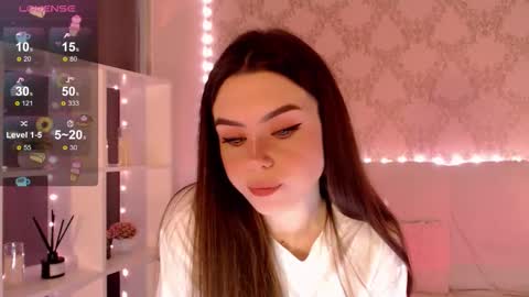 Mia online show from September 21, 2025, 3:30 am