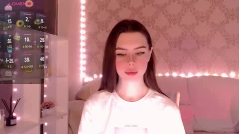 Mia online show from October 22, 2025, 3:51 am