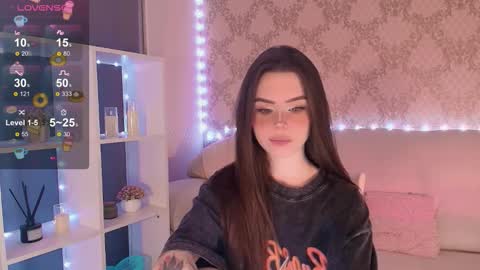 Mia online show from February 21, 2026, 3:29 am