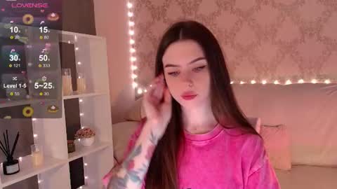 Mia online show from June 17, 2026, 1:41 am