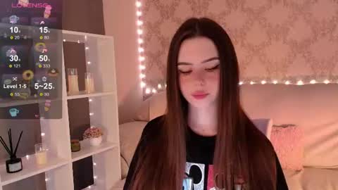 Mia online show from June 19, 2026, 4:06 am