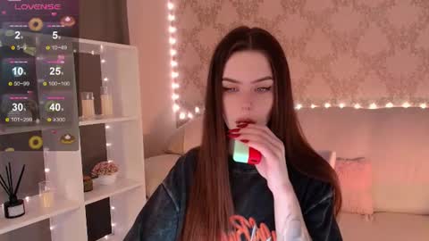 Mia online show from June 29, 2026, 3:02 am