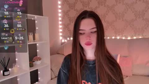 Mia online show from July 10, 2026, 3:55 am