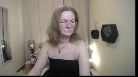 holymilfa online show from February 25, 2026, 7:40 am