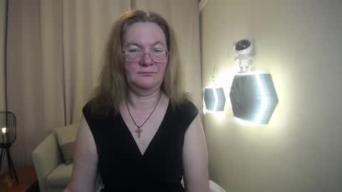 holymilfa online show from April 22, 2026, 7:11 am