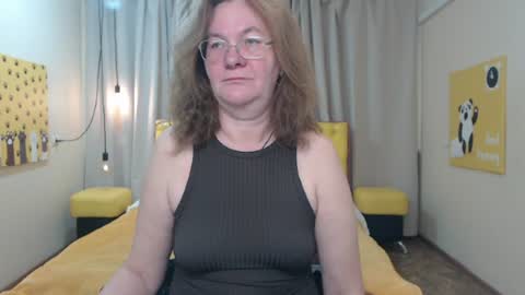 holymilfa online show from April 28, 2026, 7:02 am