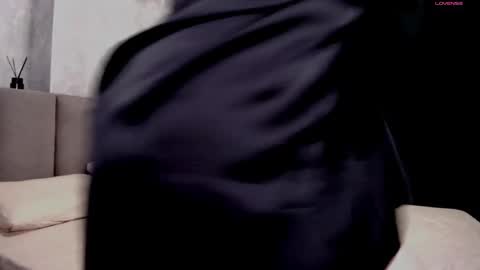 holysinner83 online show from November 10, 2025, 6:51 pm