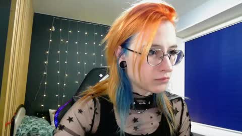 Snapshot of honelin chatting on December 26, 2024, 2:37 pm Honelints boyblonde hair AsterMIntfemboybrown hair online show from December 26, 2024, 2:37 pm