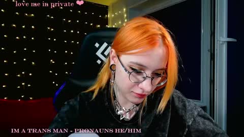 Snapshot of honelin chatting on January 22, 2025, 8:59 pm Honelints boyblonde hair AsterMIntfemboybrown hair online show from January 22, 2025, 8:59 pm