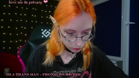 Snapshot of honelin chatting on January 31, 2025, 5:21 pm Honelints boyblonde hair AsterMIntfemboybrown hair online show from January 31, 2025, 5:21 pm