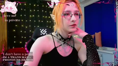 Snapshot of honelin chatting on March 9, 2025, 3:05 pm Honelints boyblonde hair AsterMIntfemboybrown hair online show from March 9, 2025, 3:05 pm