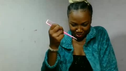 Snapshot of honeria98 chatting on June 14, 2026, 5:15 pm honeria98 online show from June 14, 2026, 5:15 pm