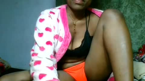 Snapshot of honeria98 chatting on June 27, 2026, 7:46 am honeria98 online show from June 27, 2026, 7:46 am