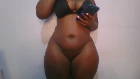 honey_beb online show from October 12, 2025, 4:44 am