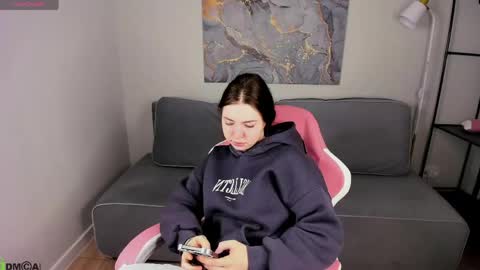 Honey online show from May 12, 2026, 1:25 am