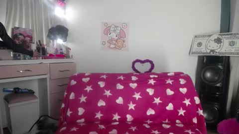 Snapshot of honey_dirty chatting on May 13, 2026, 10:38 pm emyy online show from May 13, 2026, 10:38 pm