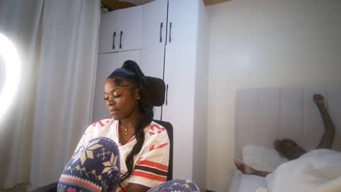 honey drop online show from April 12, 2026, 10:26 pm