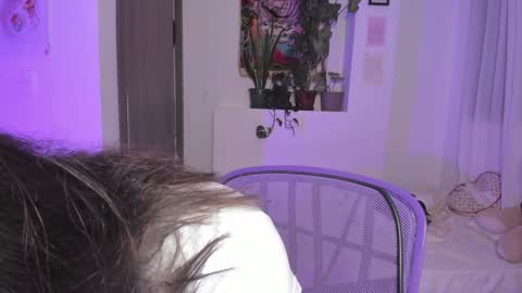 Lau online show from February 7, 2025, 5:31 am