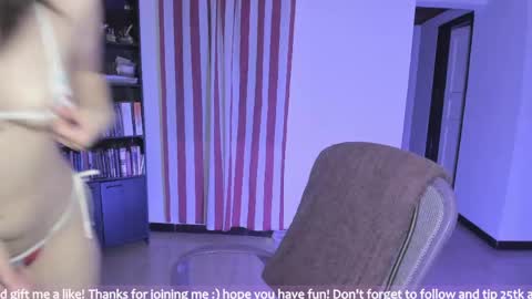 Snapshot of honey_hoe chatting on June 2, 2026, 4:03 am Lau online show from June 2, 2026, 4:03 am