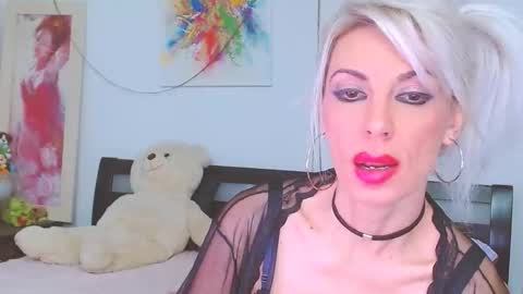 honey_lara online show from January 11, 2026, 11:43 pm