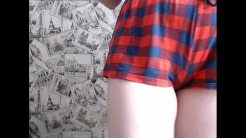 Lina online show from February 28, 2025, 8:31 am