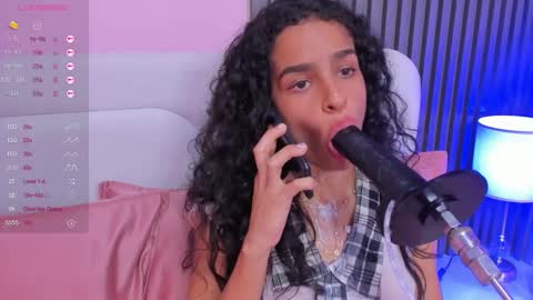 honey_sofii_ online show from March 2, 2025, 5:58 pm