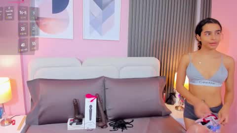 honey_sofii_ online show from November 11, 2025, 11:32 am