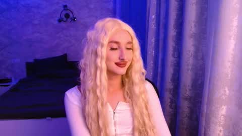 honey_sunset online show from October 2, 2025, 5:53 pm