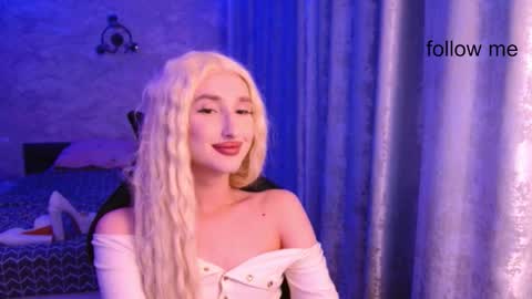 honey_sunset online show from October 26, 2025, 9:10 pm