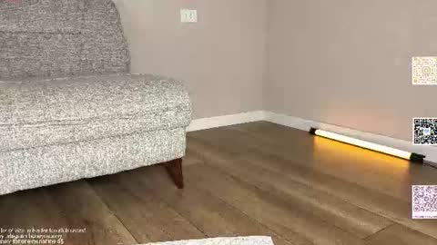 Snapshot of honey_sunshine chatting on July 19, 2026, 9:02 am Jenyanew vid how I squirt in forest in bio online show from July 19, 2026, 9:02 am