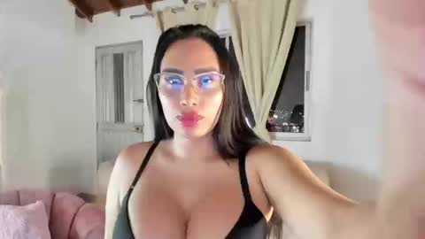 Isabella  online show from September 19, 2025, 11:38 pm