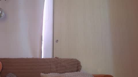 Honey-Sweett online show from November 15, 2025, 3:08 pm