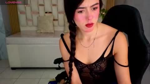 HONEY  online show from July 21, 2026, 1:35 pm