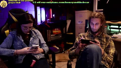 Honey and Bear online show from January 10, 2025, 3:07 am