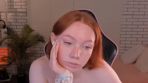 honeyautumn online show from December 20, 2024, 2:41 am