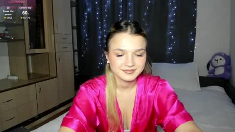 HoneyBunny  online show from April 3, 2026, 7:12 pm
