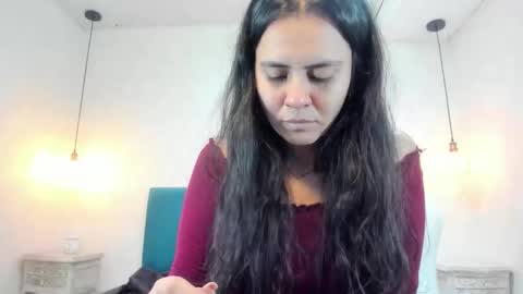 Snapshot of honeybuu_ chatting on May 31, 2026, 6:09 pm Emily online show from May 31, 2026, 6:09 pm