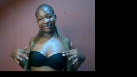 Snapshot of honeycee_petite chatting on July 6, 2026, 10:45 pm anni online show from July 6, 2026, 10:45 pm
