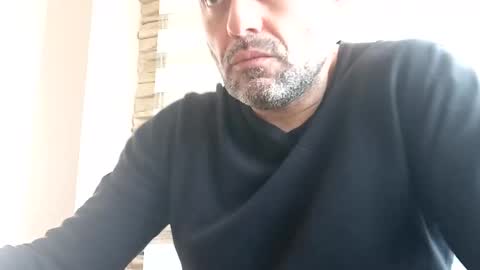 Snapshot of honeydaddyforyou chatting on February 27, 2025, 9:11 am honeydaddyforyou online show from February 27, 2025, 9:11 am