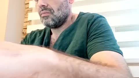 Snapshot of honeydaddyforyou chatting on March 1, 2025, 5:16 pm honeydaddyforyou online show from March 1, 2025, 5:16 pm